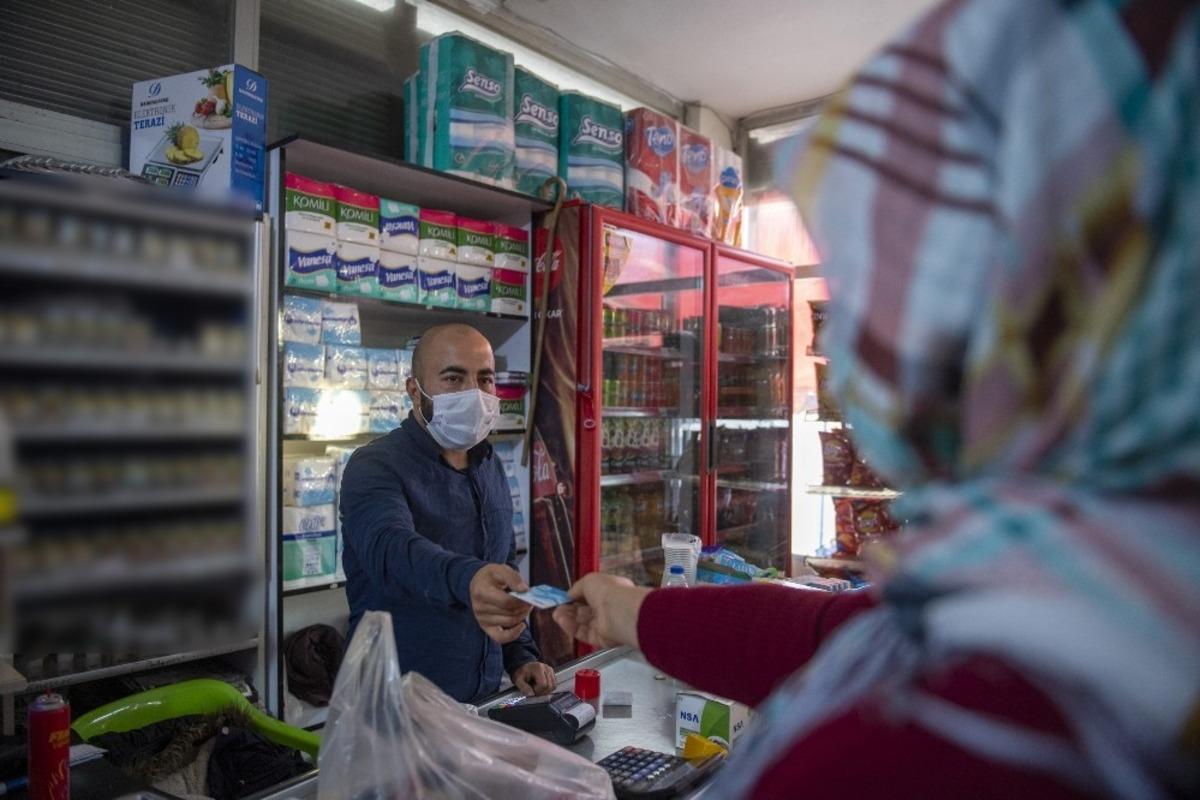 &rsquo;Hak Kart&rsquo; 15 ayda esnafın kasasına 15 milyon lira katkı sağladı