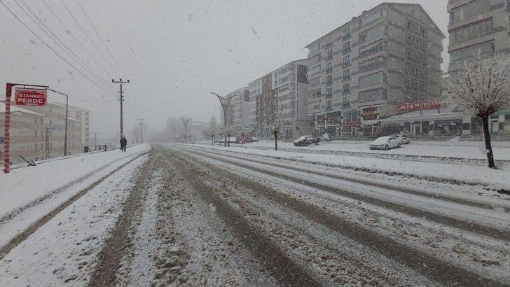 Bitlis’te beklenen kar yağışı başladı G4