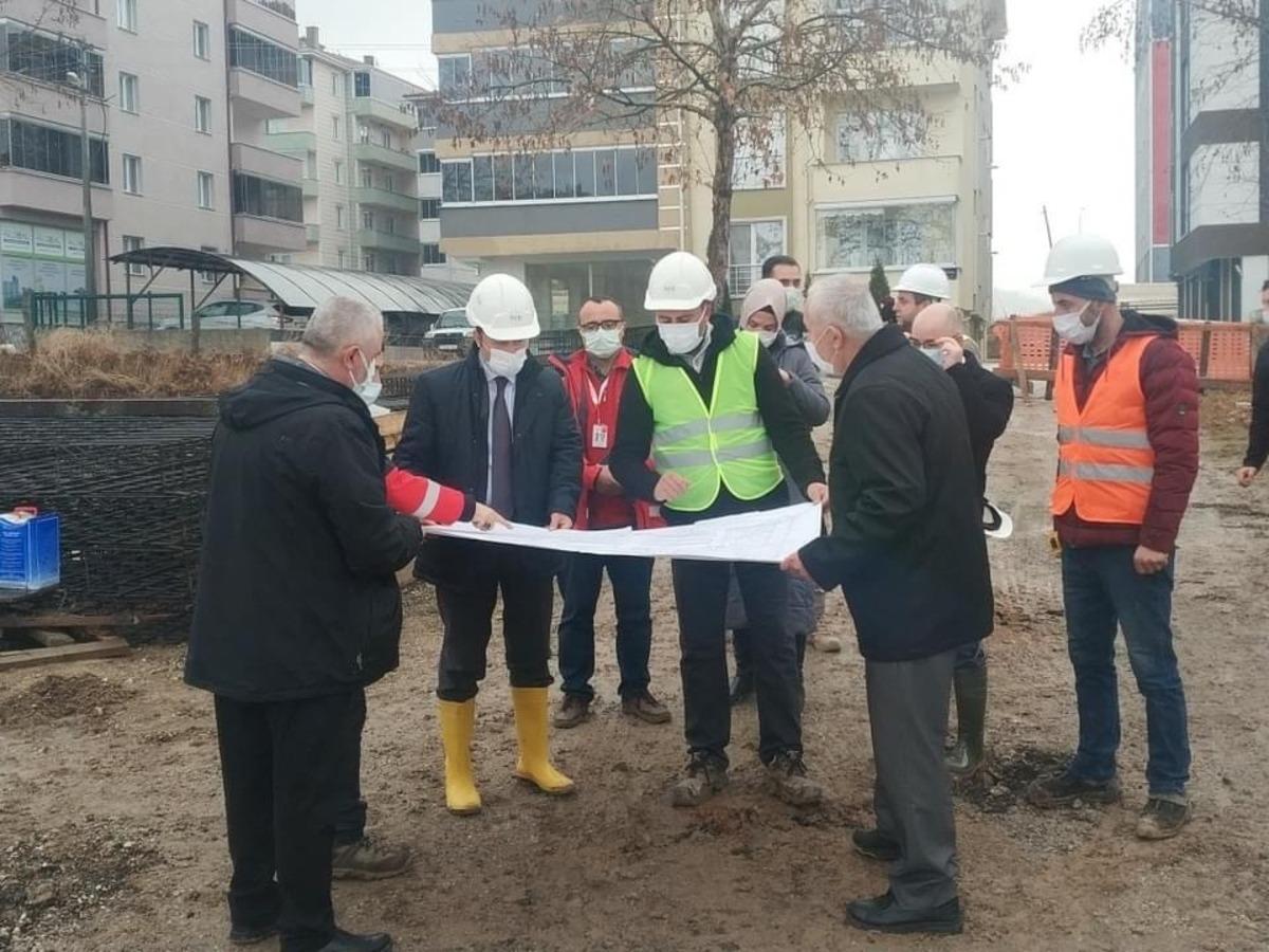 Vali Bilal Şent&uuml;rk, Boz&uuml;y&uuml;k&rsquo;te yeni ADSM inşaatında incelemelerde bulundu