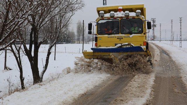 Karla mücadele başladı, çok sayıda personel iş başında