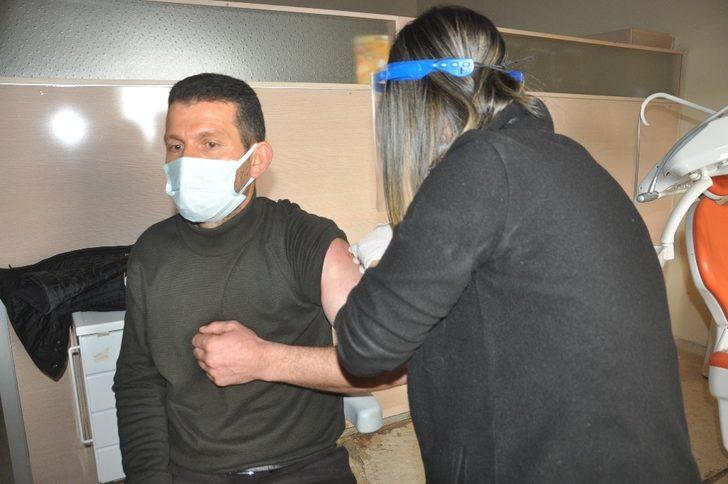 Yüksekova’da ilk korona virüs aşısı yapılmaya başlandı G3