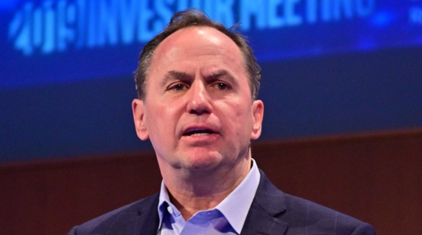 Intel CEO'su Bob Swan g&ouml;revinden ayrılıyor!