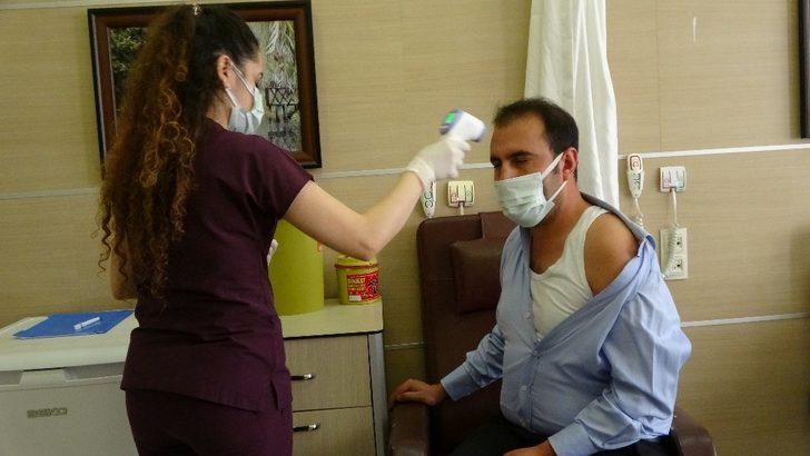 Muş’ta sağlık çalışanlarına ilk korona virüs aşısı uygulandı G5