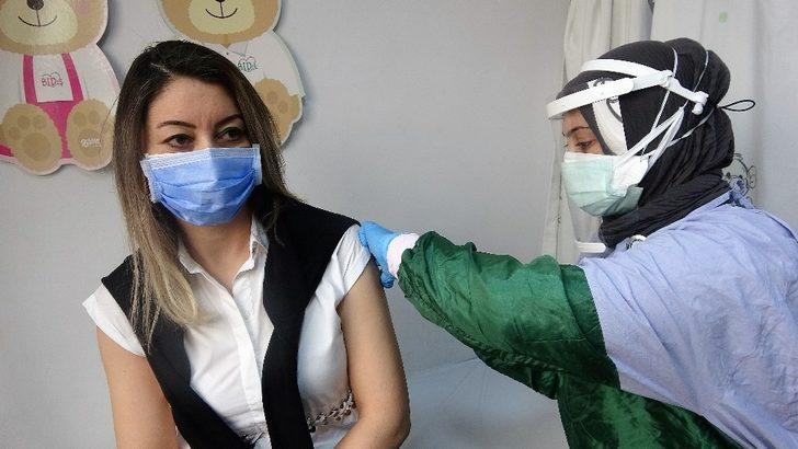 Tokat’ta 8 bin 500 sağlık çalışanına korona aşısı G2