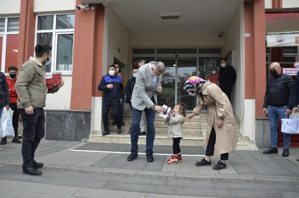 Sosyal medya takip&ccedil;ilerini &ccedil;ekilişle &ouml;d&uuml;llendirdi