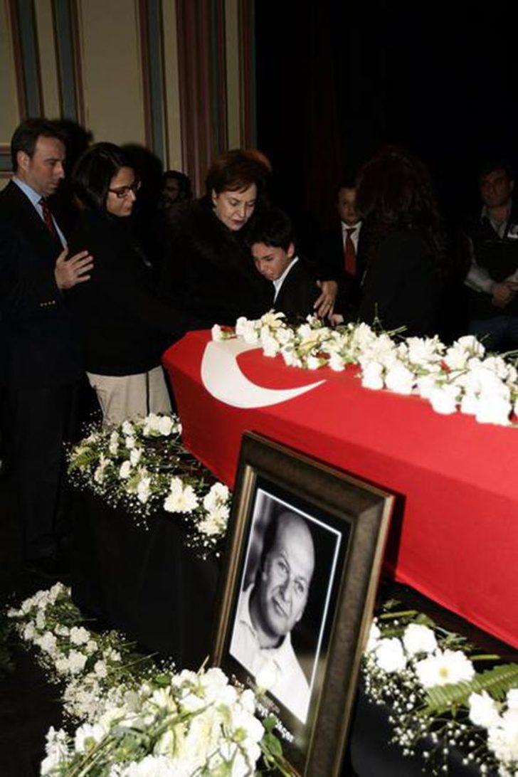 'Bakmalara doyamam' diyordu! Cenazesine bile gitmedi G4