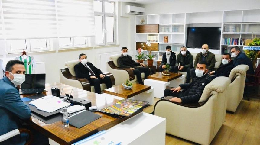 Taraftarlardan fanatik müdüre ziyaret