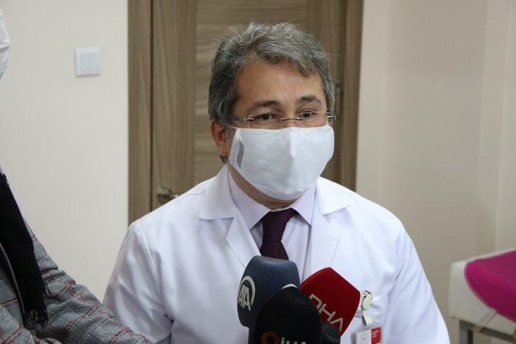 Kayseri İl Sağlık Müdürü Benli, sağlık çalışanlarına aşı yaptı G3