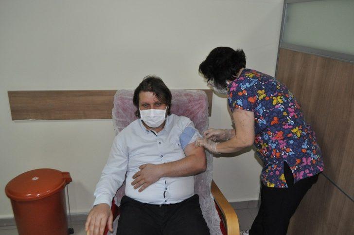 Kırşehir’de, sağlık personelinde aşılama başladı G3