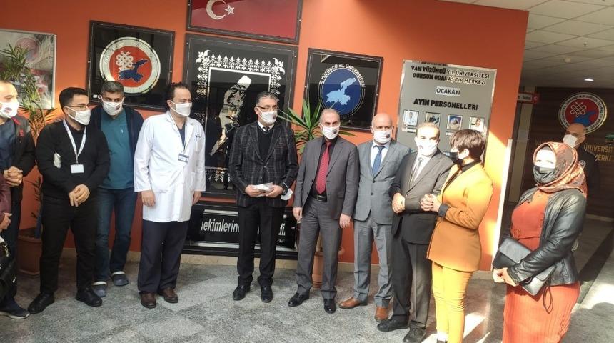 Tuşba Maske &Uuml;retim Merkezinden YY&Uuml;&rsquo;ye maske desteği