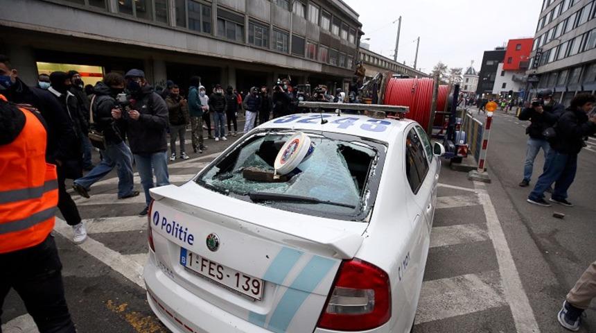 Belçika'nın başkenti Brüksel sokakları karıştı!