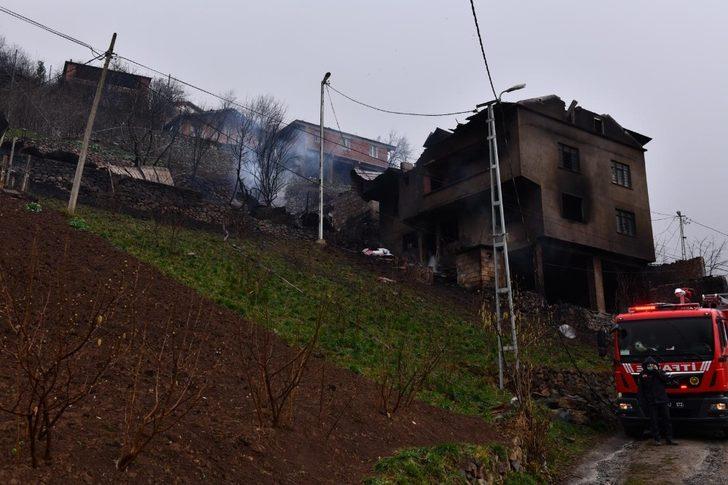Başkan Zorluoğlu’ndan Araklı’ya "Geçmiş olsun" ziyareti G4