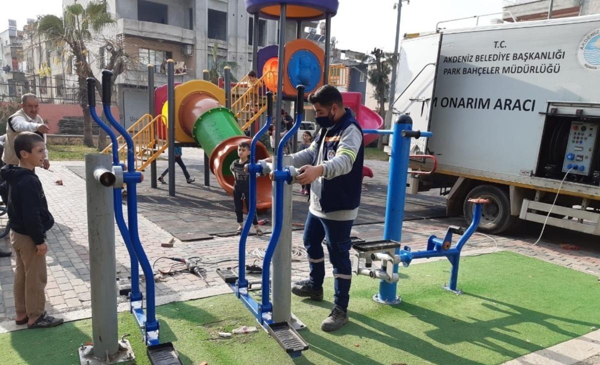 Akdeniz&rsquo;in park ve yeşil alanları yenileniyor