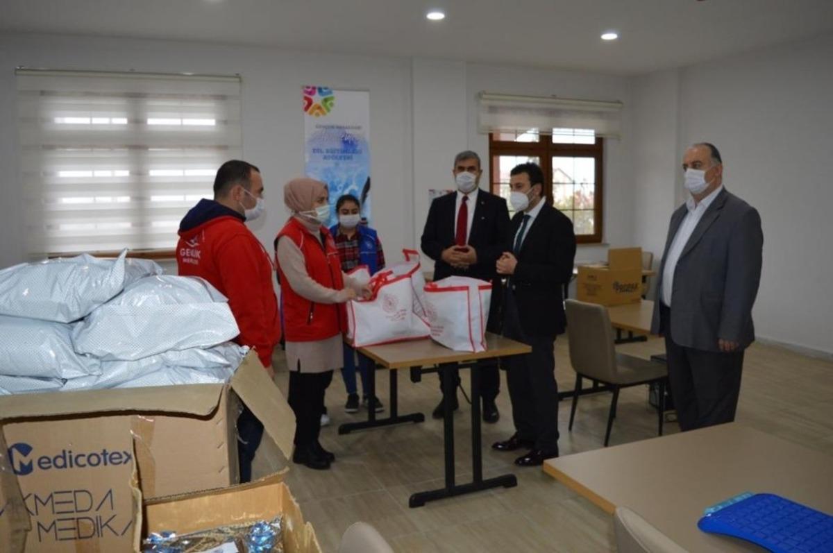 Gen&ccedil;lerin İyilik Ağacı projesi b&uuml;y&uuml;yor