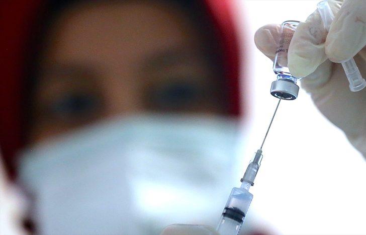 Karabük, Düzce, Bolu, Bartın ve Zonguldak'ta CoronaVac aşısı sağlık personeline uygulanmaya başlandı G4