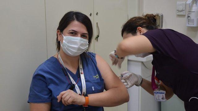 ADÜ’de Kovid-19 aşısı yapılmaya başlandı