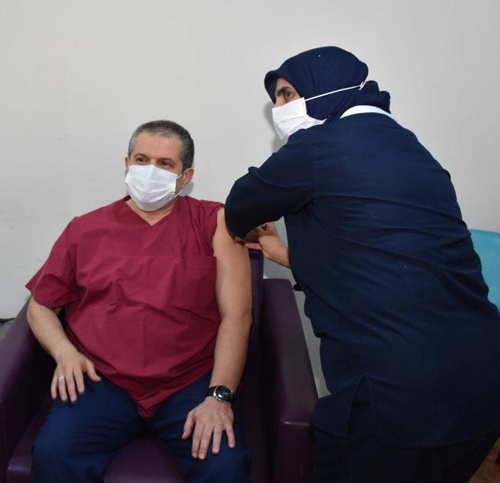 Burdur’da CoronaVac aşısı, sağlık çalışanlarıyla başladı G5