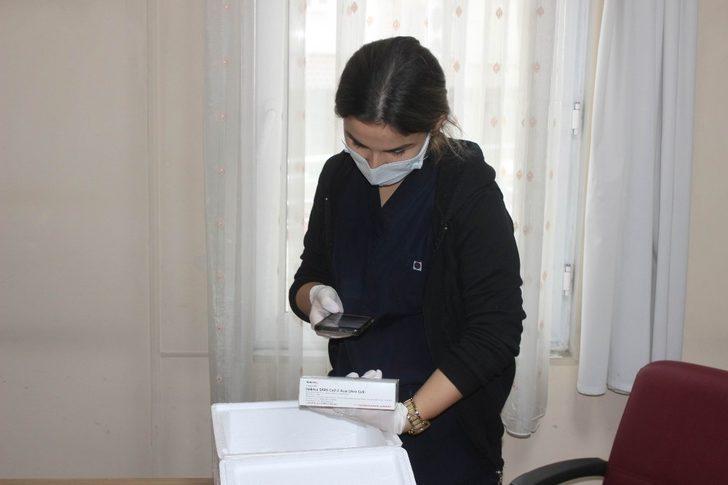 Salihli’de ilk aşı başhekim yardımcısına yapıldı G4