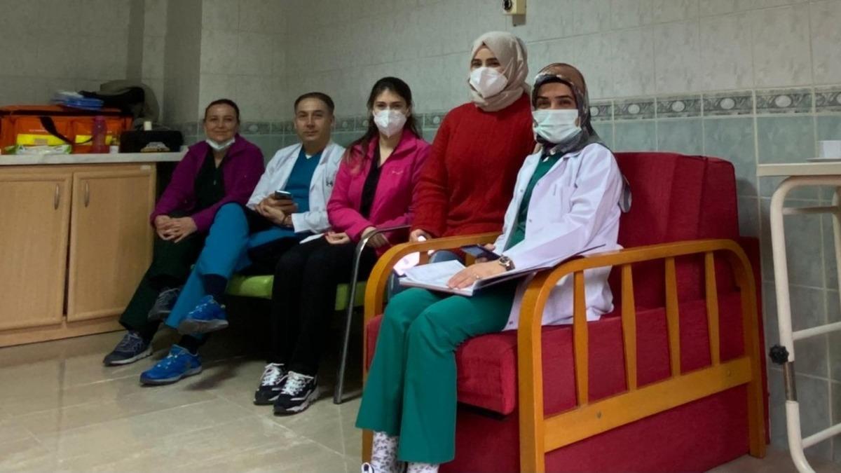 Sağlık &ccedil;alışanlarına aşı uygulamasına başlandı