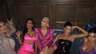 Kardashian- Jenner ailesi, kamera arkası ekip için 300 bin dolar harcadı