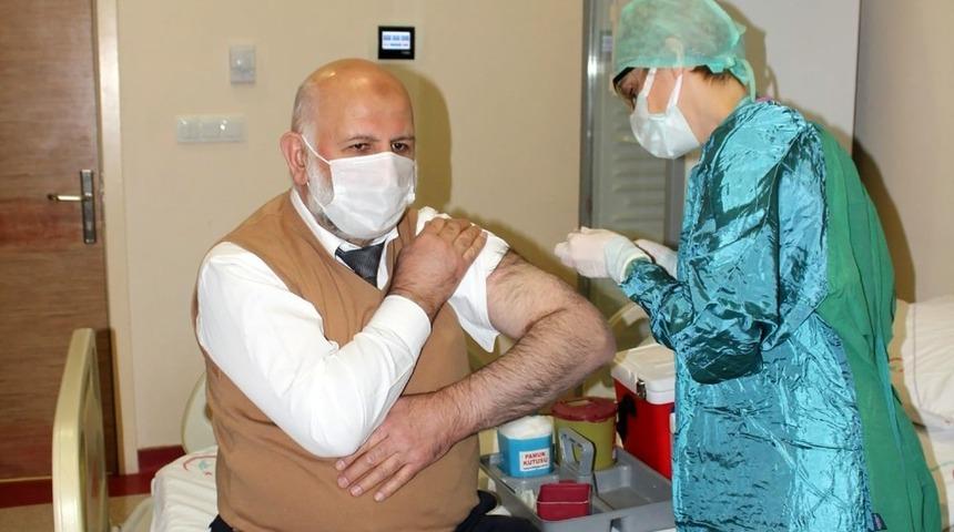 Karasu’da aşı uygulaması başladı