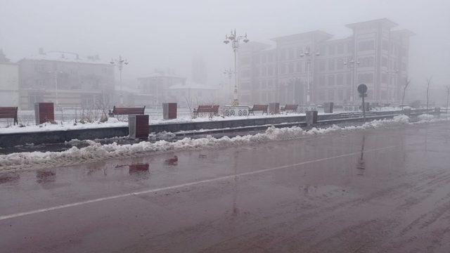 Şarkışla sise teslim oldu