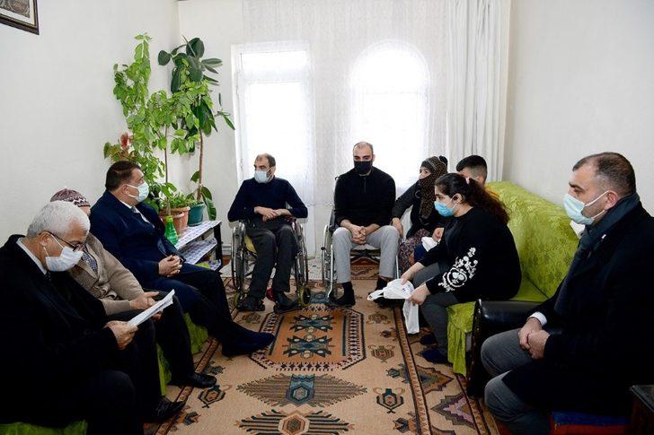 İhtiyaç sahibi engellilere tablet ve gıda paketi G3