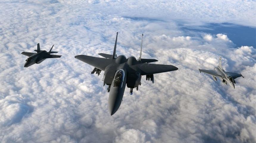 Yunanistan Parlamentosu, Fransa'dan 18 Rafale savaş u&ccedil;ağı satın alınmasını onayladı