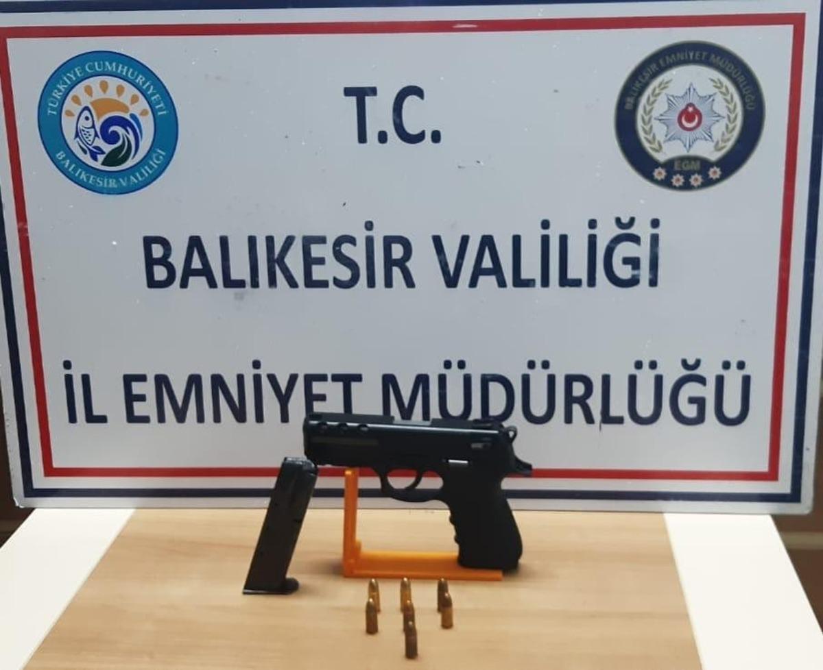 Balıkesir&rsquo;de 15 aranan şahıs yakalandı