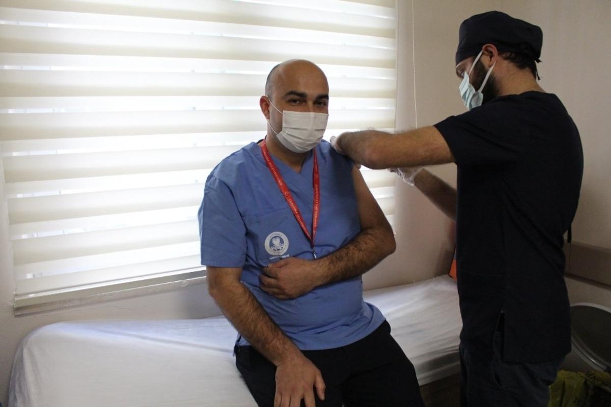 &Ccedil;arşamba&rsquo;da ilk aşılama ger&ccedil;ekleşti