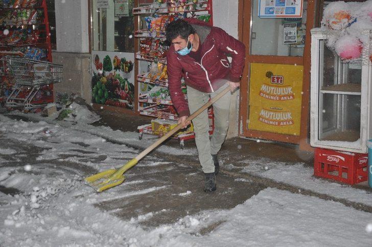 Yüksekova beyaza büründü G5