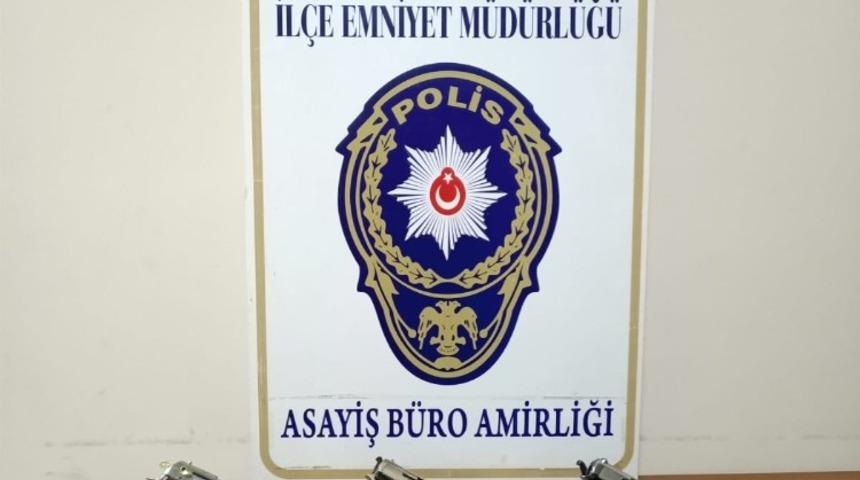 Filmlere özenen gençler, polise yakalandı