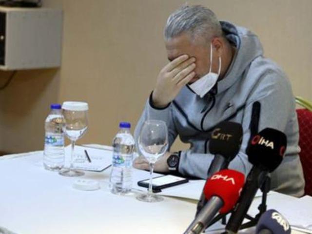 Türkiye'ye veda eden Marius Sumudica, gözyaşlarını tutamadı