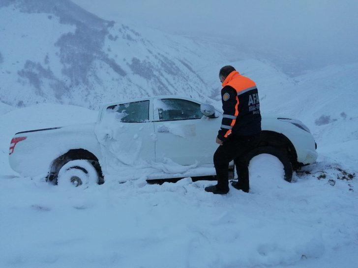Kar nedeniyle mahsur kalan 3 kişi kurtarıldı G2
