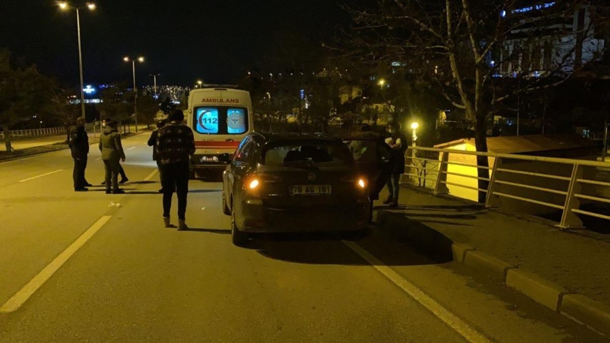 S&uuml;r&uuml;c&uuml;n&uuml;n dikkati karayolunda bayılan vatandaşı ezilmekten kurtardı