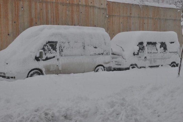 Yüksekova kara gömüldü G2