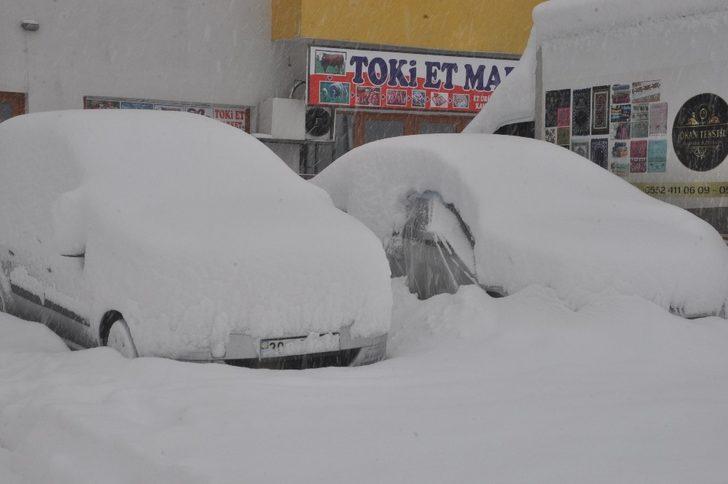 Yüksekova kara gömüldü G3