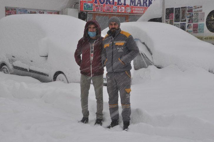 Yüksekova kara gömüldü G5