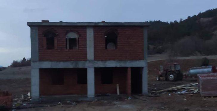 Köylüler imece usulü mescit yapıyor G4