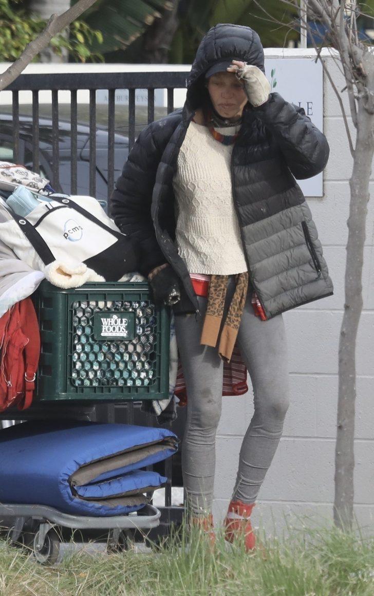 Ünlü model Loni Willison'ın son hali içler acısı! Çöp toplayıcısı oldu...  G4