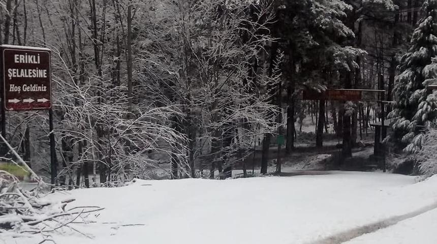 Yalova&rsquo;ya yılın ilk karı d&uuml;şt&uuml;