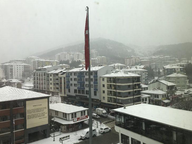 Kızılcahamam yağan karla beyaza büründü G1