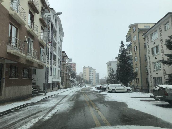 Kızılcahamam yağan karla beyaza büründü G2