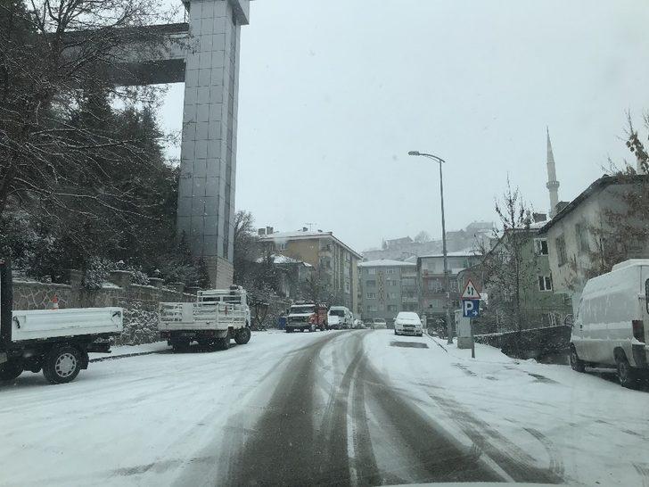 Kızılcahamam yağan karla beyaza büründü G4