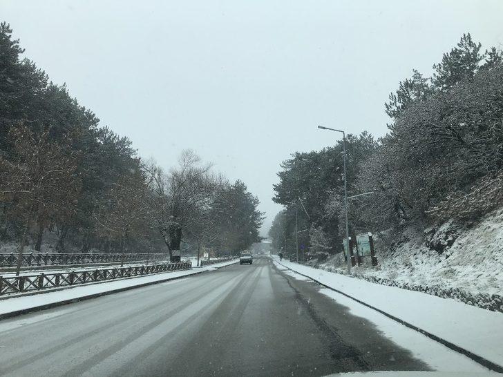 Kızılcahamam yağan karla beyaza büründü G5