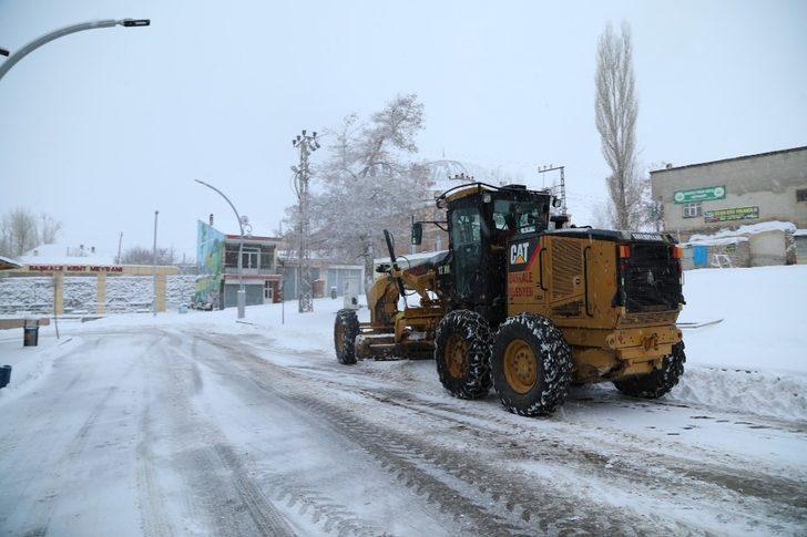 Başkale’de kar yağışı G1
