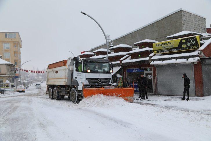Başkale’de kar yağışı G3