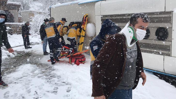Zonguldak'ta yolcu otobüsü devrildi G4