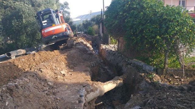 Milas Beçin’in ana şebeke hattı yenileniyor