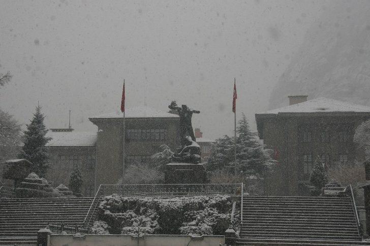 Afyonkarahisar güne kar ile uyandı G2